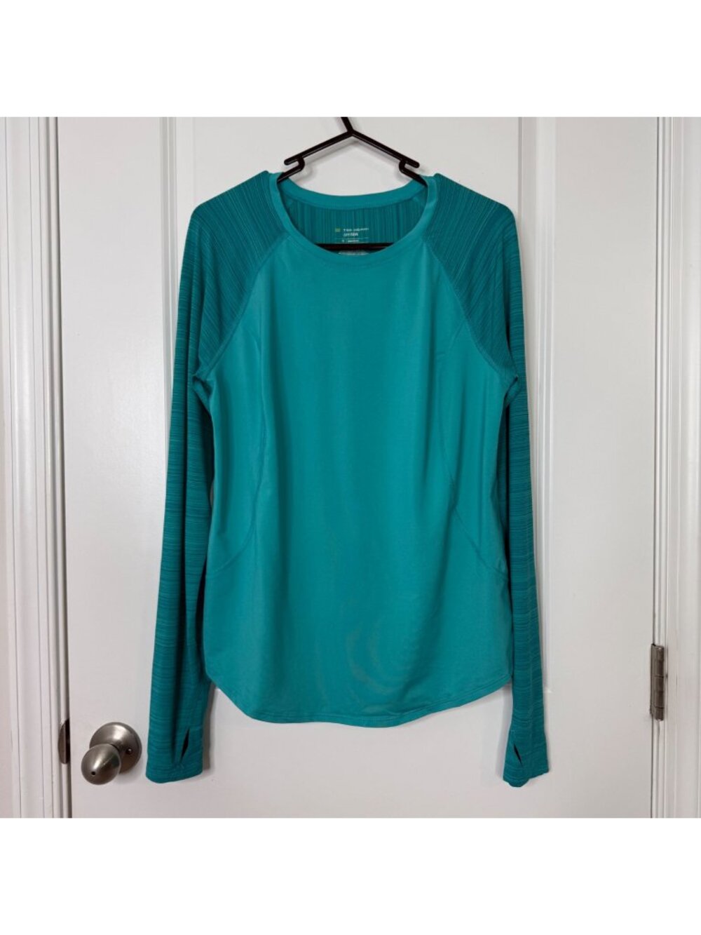 Tek Gear DryTek Teal Long Sleeve Pullover With Thumbholes M Polyester/Spandex